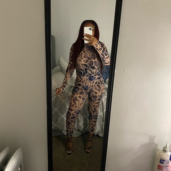 Mesh Suit - Picture 3 of 3